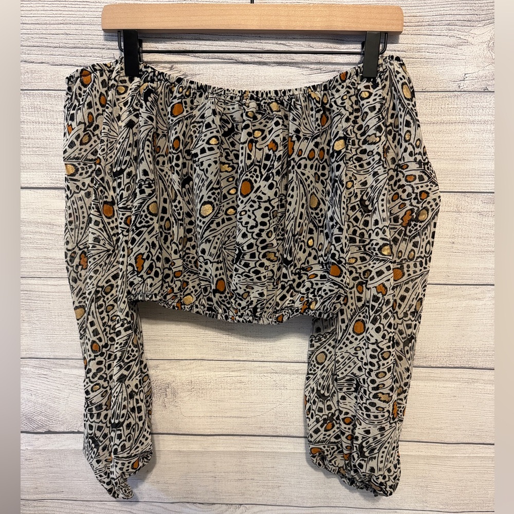 Abstract Patterned Blouse with Long Sleeves